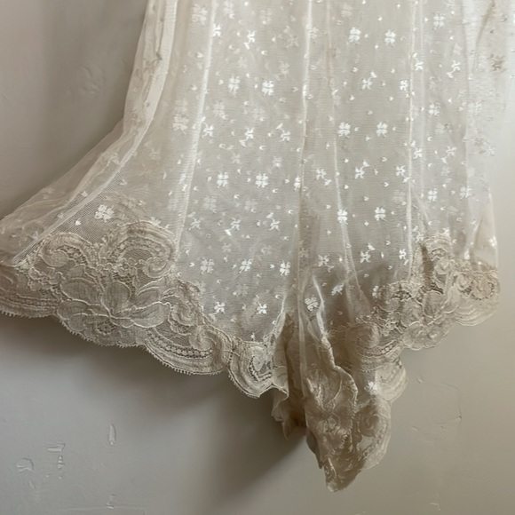 •| vintage lace romper - Picture 6 of 9